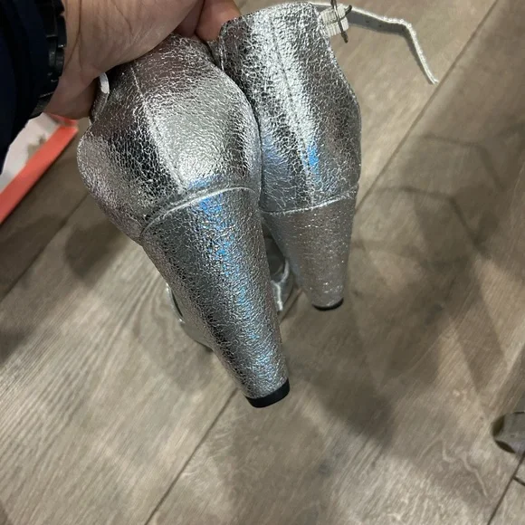 ⬇️ PRICE ⬇️ Touch ups • Silver Wedge High Heel Sandals • 7.5 - Picture 6 of 9